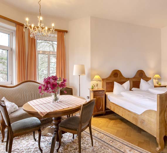 Hotel Kolbergarten - Doppelzimmer mit Blick Richtung Isar